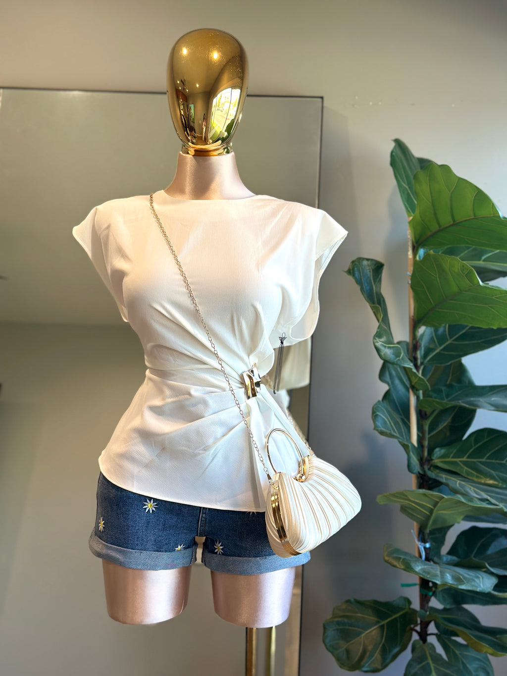 TOP004- Elegant white blouse